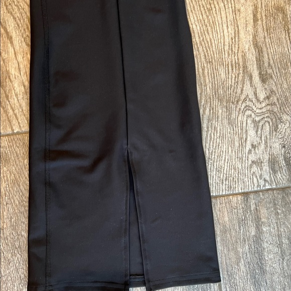 Abercrombie & Fitch Your Personal Best YPB Flare Leggings Pant Black Large Short - Picture 9 of 16